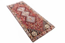 Close-up detail of 2000s Shiraz rug from Iran / Persia showing Wool weave