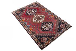 Close-up detail of 2000s Shiraz rug from Iran / Persia showing Wool weave