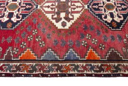 Close-up detail of 2000s Shiraz rug from Iran / Persia showing Wool weave