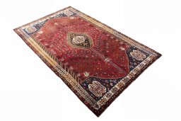 Close-up detail of 2000s Shiraz rug from Iran / Persia showing Wool weave