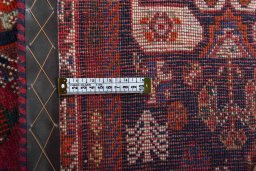 Central medallion detail of 2000s Shiraz rug from Iran / Persia