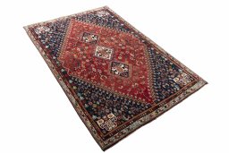Close-up detail of 2000s Shiraz rug from Iran / Persia showing Wool weave