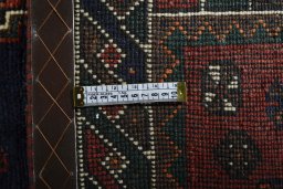 Close-up detail of 2000s Shiraz rug from Iran / Persia showing Wool weave