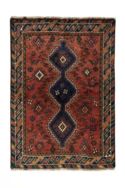 Full view of 2000s Shiraz rug from Iran / Persia, 151 × 105 cm in Red tones
