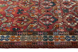 Close-up detail of 2000s Shiraz rug from Iran / Persia showing Wool weave