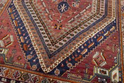 Close-up detail of 2000s Shiraz rug from Iran / Persia showing Wool weave