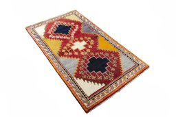 Close-up detail of 2000s Shiraz rug from Iran / Persia showing Wool weave