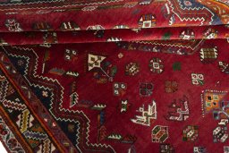 Close-up detail of 2000s Shiraz rug from Iran / Persia showing Wool weave