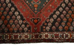 Central medallion detail of 1970s Shiraz rug from Iran / Persia