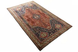 Close-up detail of 2000s Shiraz rug from Iran / Persia showing Wool weave
