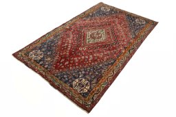 Corner detail of Unknown Shiraz rug showing border pattern and Wool pile