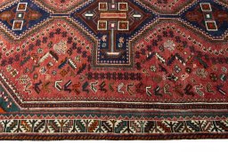 Close-up detail of 2000s Shiraz rug from Iran / Persia showing Wool weave