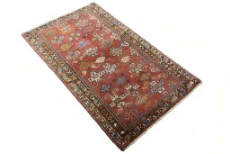 Close-up detail of 2000s Shiraz rug from Iran / Persia showing Wool weave