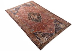 Close-up detail of 2000s Shiraz rug from Iran / Persia showing Wool weave