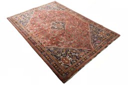 Close-up detail of 2000s Shiraz rug from Iran / Persia showing Wool weave