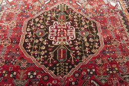 Central medallion detail of 2000s Shiraz rug from Iran / Persia