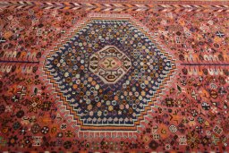 Central medallion detail of 2000s Shiraz rug from Iran / Persia