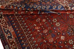 Close-up detail of 2000s Shiraz rug from Iran / Persia showing Wool weave