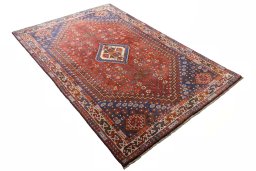Close-up detail of 2000s Shiraz rug from Iran / Persia showing Wool weave