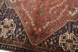 Close-up detail of 2000s Shiraz rug from Iran / Persia showing Wool weave