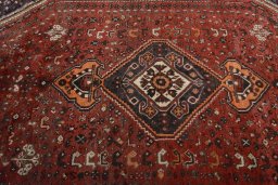 Central medallion detail of 2000s Shiraz rug from Iran / Persia