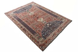 Close-up detail of 2000s Shiraz rug from Iran / Persia showing Wool weave