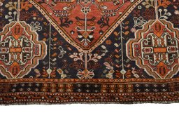Close-up detail of 2000s Shiraz rug from Iran / Persia showing Wool weave