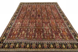 Surface texture of 2000s Shiraz rug with natural Wool and intricate pattern