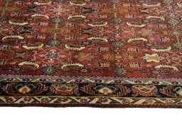 Close-up detail of 2000s Shiraz rug from Iran / Persia showing Wool weave