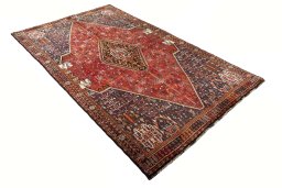 Close-up detail of 2000s Shiraz rug from Iran / Persia showing Wool weave