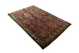 Close-up detail of 2000s Shiraz rug from Iran / Persia showing Wool weave