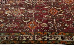 Close-up detail of 2000s Shiraz rug from Iran / Persia showing Wool weave