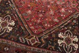 Close-up detail of 2000s Shiraz rug from Iran / Persia showing Wool weave
