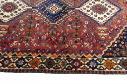 Close-up detail of 2000s Shiraz rug from Iran / Persia showing Wool weave