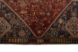 Close-up detail of 2000s Shiraz rug from Iran / Persia showing Wool weave