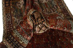 Close-up detail of 2000s Shiraz rug from Iran / Persia showing Wool weave