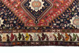 Central medallion detail of 2000s Shiraz rug from Iran / Persia