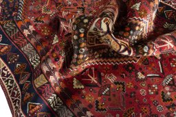 Close-up detail of 2000s Shiraz rug from Iran / Persia showing Wool weave