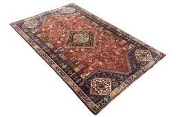 Close-up detail of 2000s Shiraz rug from Iran / Persia showing Wool weave