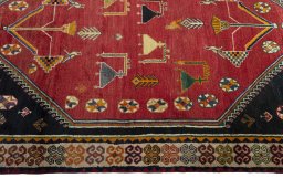 Close-up detail of 2000s Shiraz rug from Iran / Persia showing Wool weave