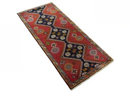 Close-up detail of 2000s Shiraz rug from Iran / Persia showing Wool weave