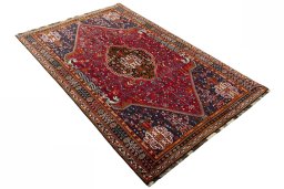 Close-up detail of 2000s Shiraz rug from Iran / Persia showing Wool weave