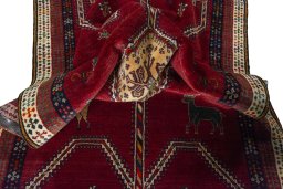 Close-up detail of 2000s Shiraz rug from Iran / Persia showing Wool weave