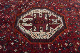 Central medallion detail of 1970s Shiraz rug from Iran / Persia