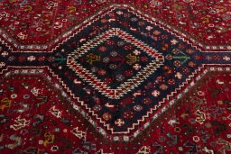 Central medallion detail of 2000s Shiraz rug from Iran / Persia