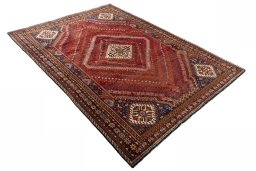 Close-up detail of 2000s Shiraz rug from Iran / Persia showing Wool weave