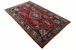 Close-up detail of 2000s Shiraz rug from Iran / Persia showing Wool weave