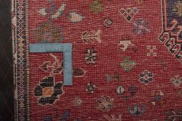 Close-up detail of 2000s Shiraz rug from Iran / Persia showing Wool weave