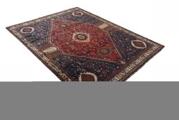 Close-up detail of 1970s Shiraz rug from Iran / Persia showing Wool weave