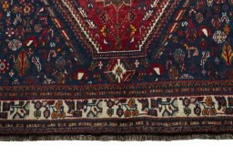 Central medallion detail of 1970s Shiraz rug from Iran / Persia
